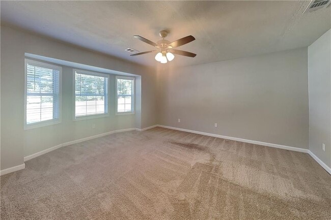 Building Photo - 1395 Chalet Cir
