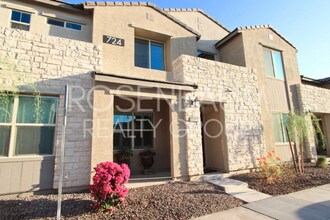 Building Photo - Stunning 3-beds, 2.5-baths townhome in the...