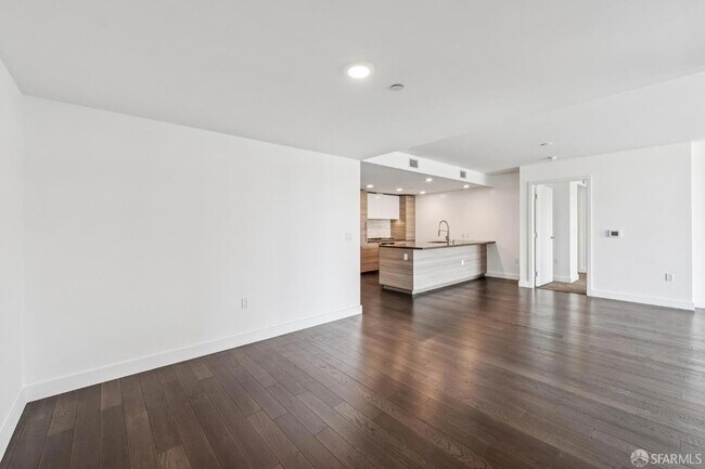 Building Photo - 718 Long Bridge St