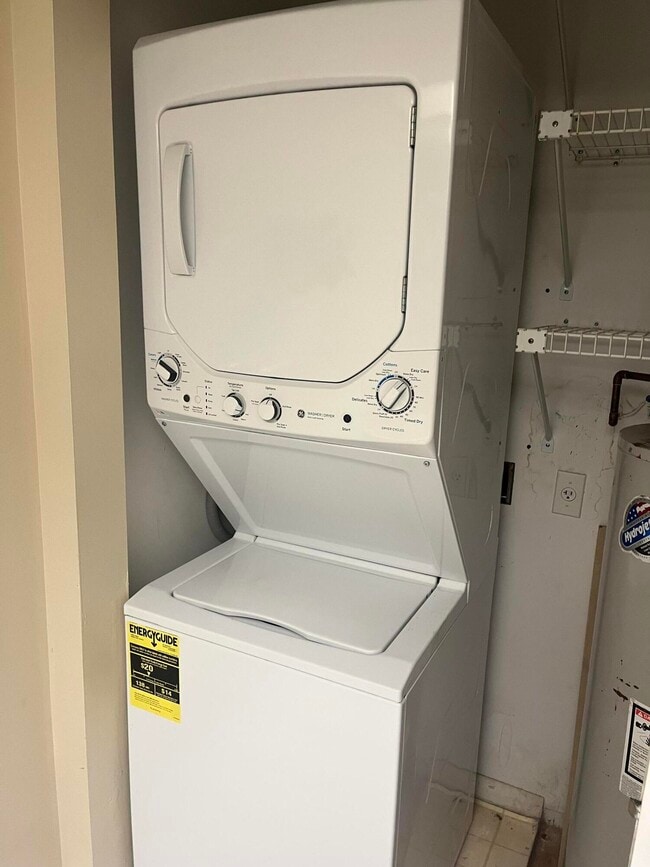 Building Photo - 12600 SW 5th Ct