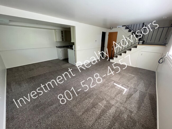 Building Photo - Spacious Apartment in Salt Lake City!