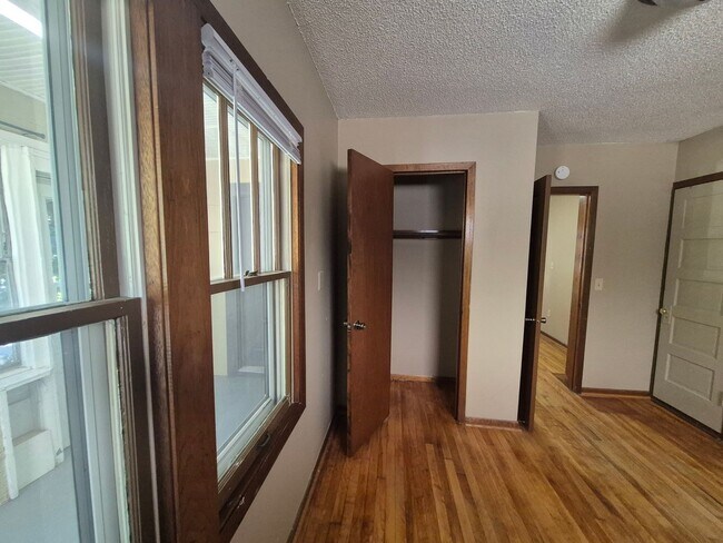 Building Photo - Single Family Home located south of Como Park! Apply TODAY!