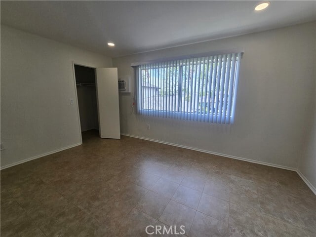 Building Photo - 160 Greentree Ln