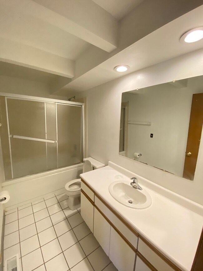 Building Photo - (45) 99-103 Chittenden Avenue