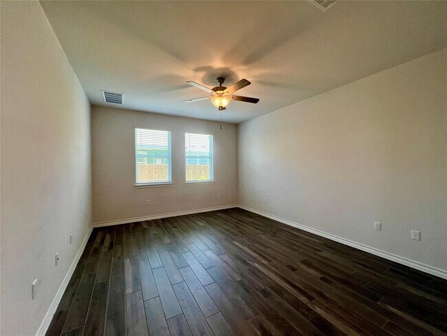 Building Photo - 2907 Salvidar Bend