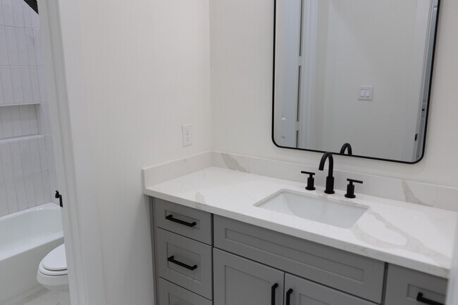 Building Photo - 3909 Maggie St