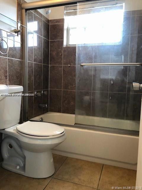 Building Photo - 904 SW 7th Terrace