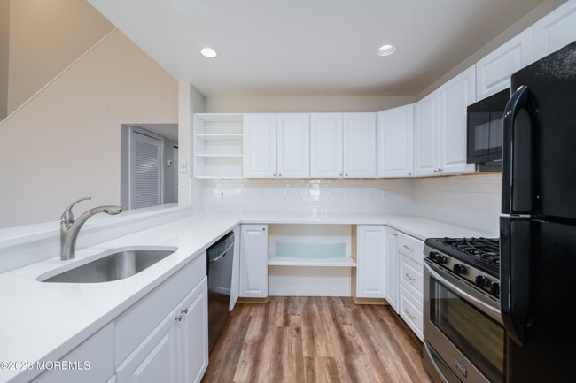 Building Photo - 222 Waters Edge Dr