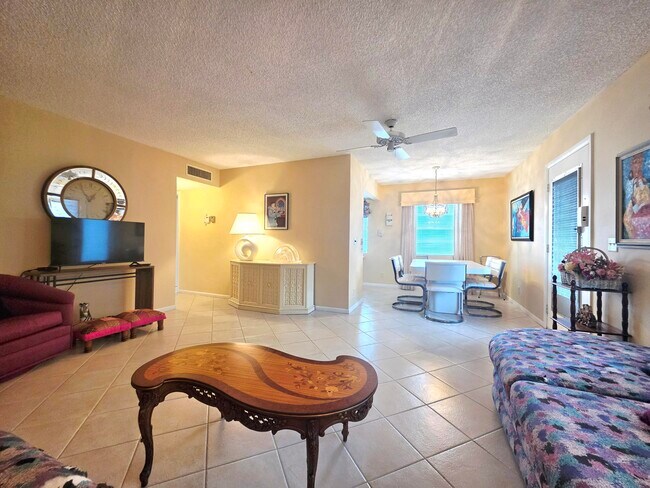 Building Photo - 719 Flanders Dr