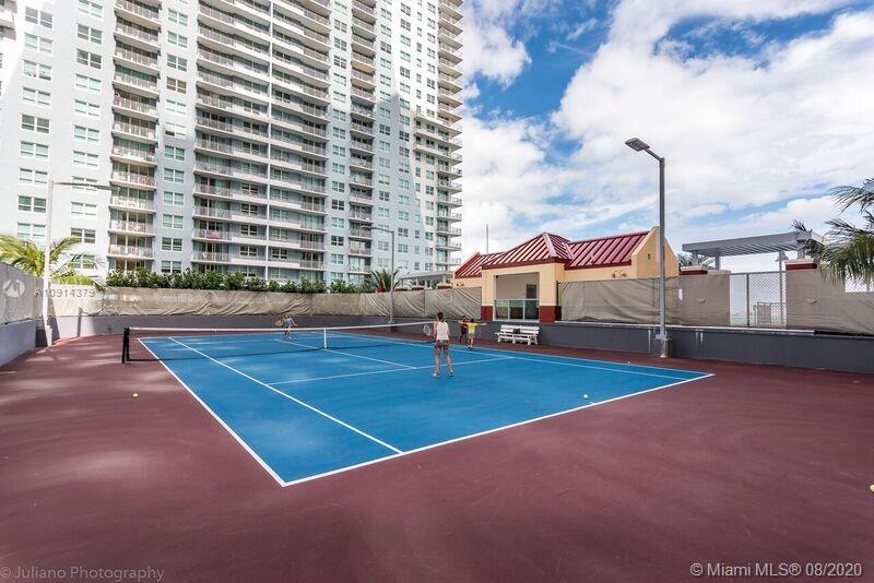 Building Photo - 1155 Brickell Bay Dr