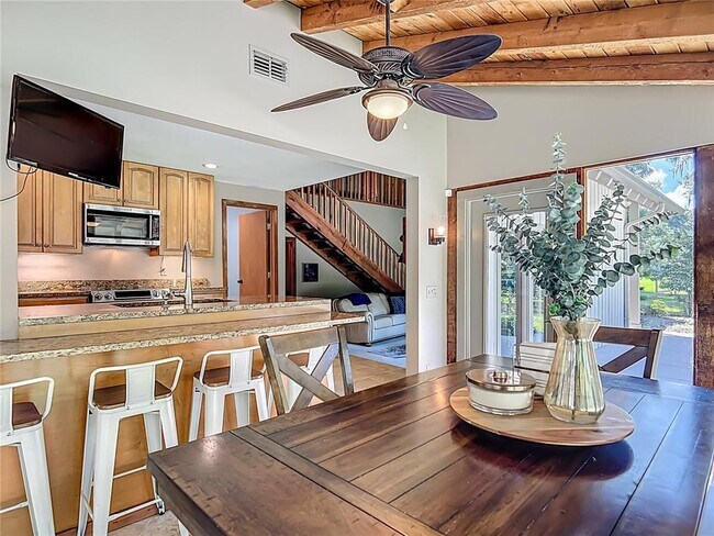 Building Photo - 4661 SW 7th Avenue Rd