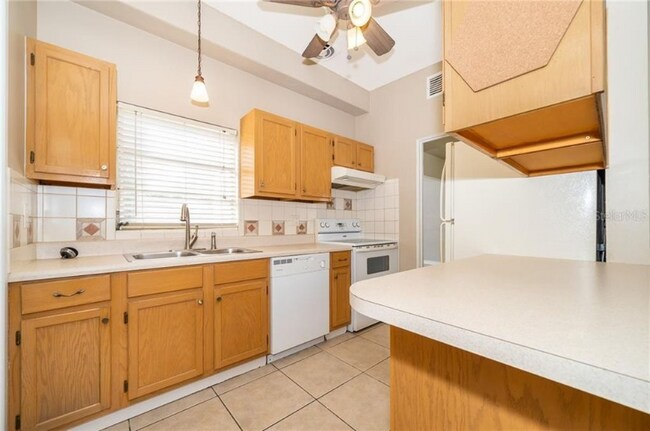 Building Photo - 3504 Lake Margaret Dr