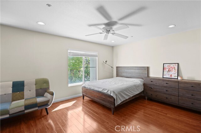 Building Photo - 18 Moonstone