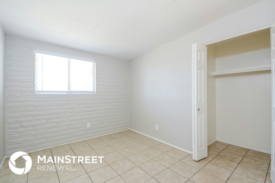 Building Photo - 3763 S Amos Pl