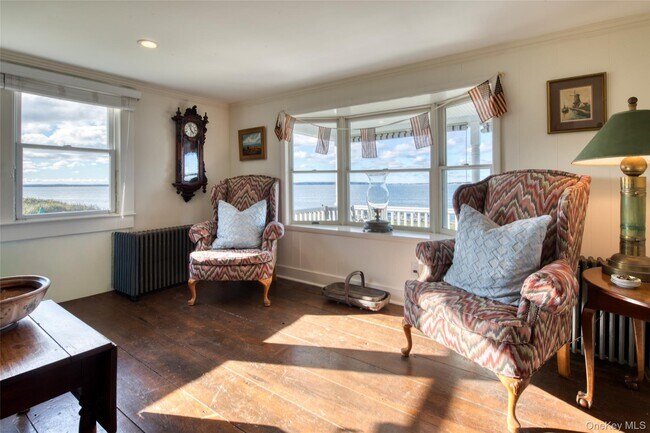 Building Photo - 152 King St