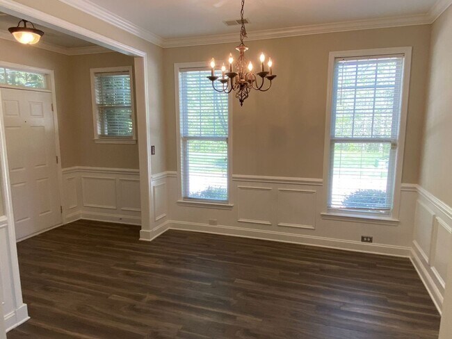 Building Photo - 2 story, 3 Bedroom Corner Lot Home in Corn...