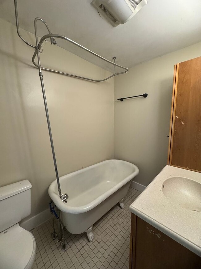 Building Photo - Village of Carthage 3/4 Bedroom / 1.5 Bath...