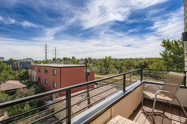 Building Photo - 1212 N Perry St