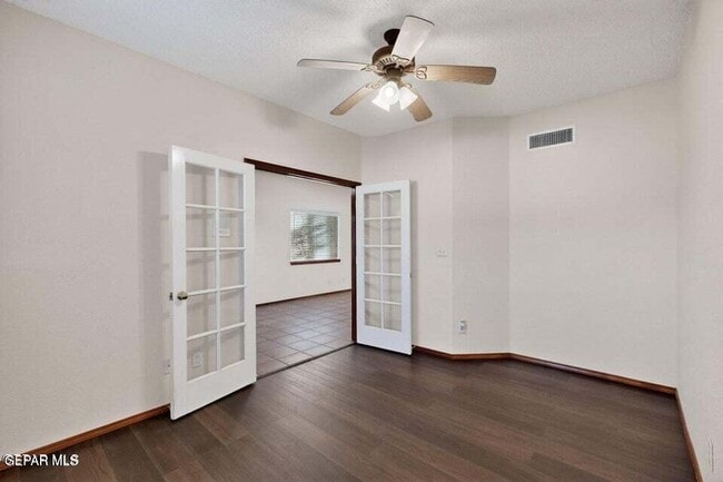 Building Photo - 856 Marimba Dr