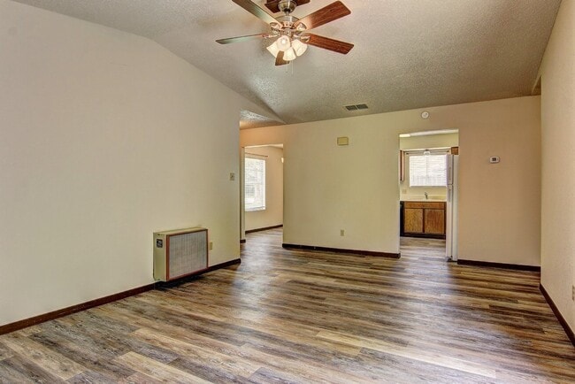 Building Photo - 3810 Brookhill Dr