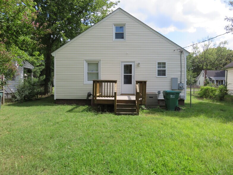 Building Photo - 2120 Shirleydale Ave