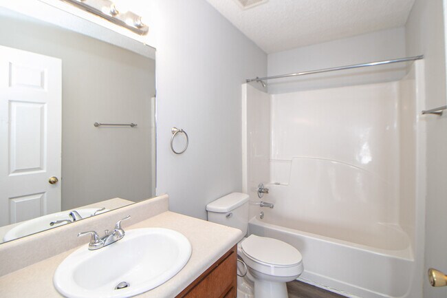 Building Photo - 145 Darlene Dr