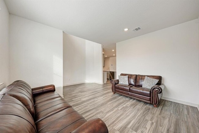 Building Photo - 7420 Peggie Nell Dr