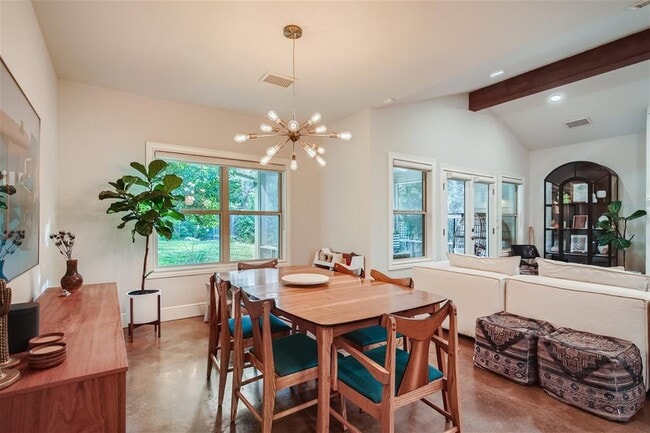 Building Photo - 21825 Briarcliff Dr