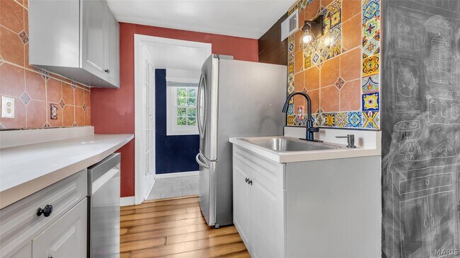 Building Photo - 6622 Crest Ave