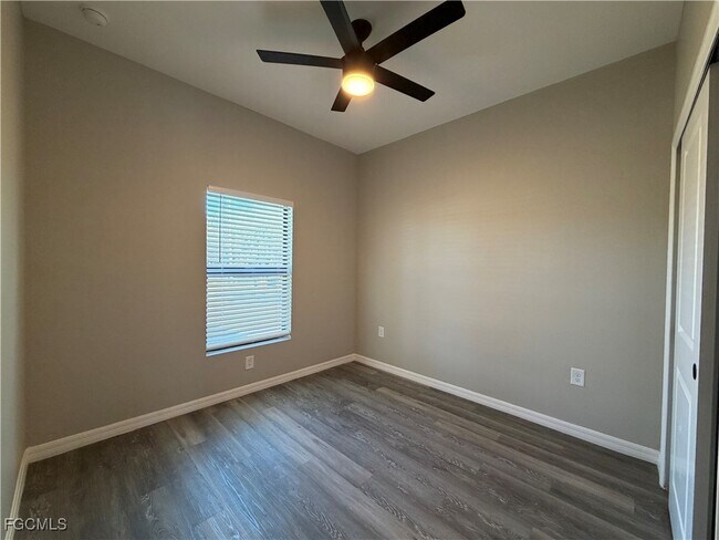 Building Photo - 5205-5207 30th St SW