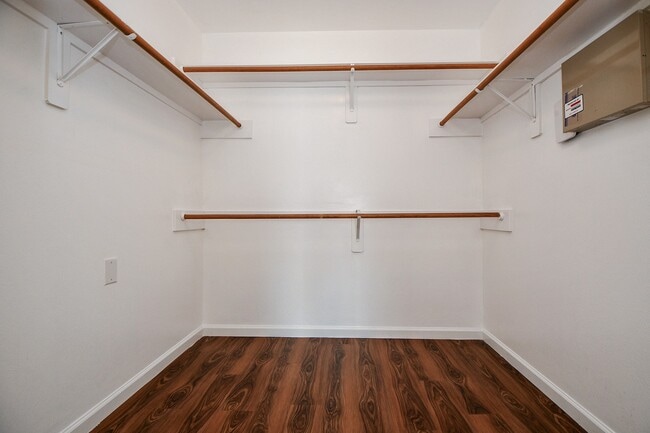 Building Photo - 9039 Martin Heights Dr