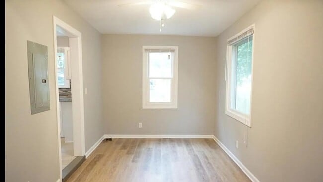 Building Photo - 2ND MONTH FREE RENT! 3-bedroom, 1-bath home