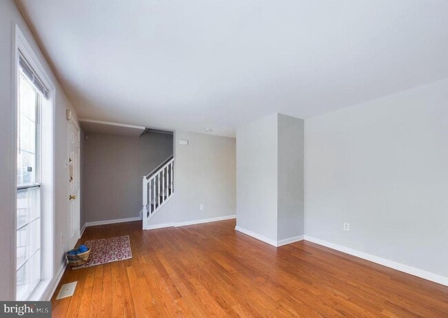 Building Photo - 4433 Hunt Pl NE