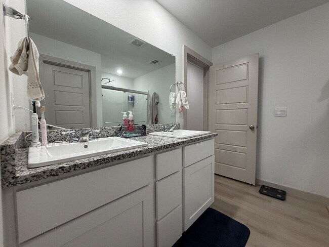 Building Photo - 7433 8th St