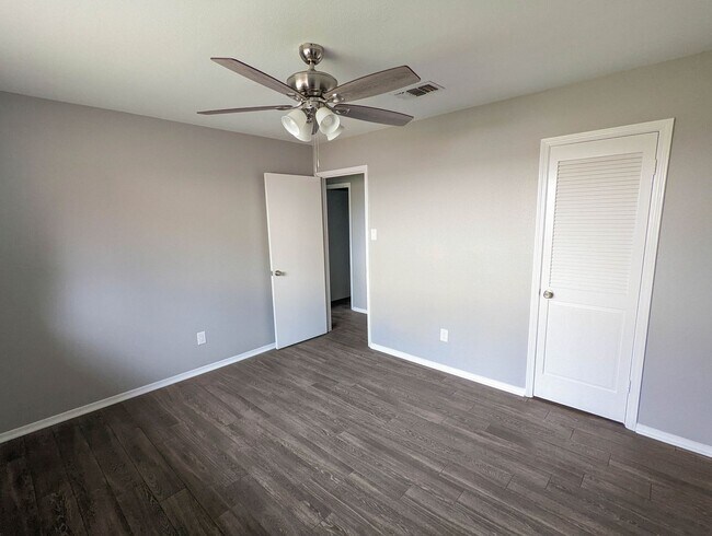 Building Photo - Newly Remodeled South Bossier 4/2 Home