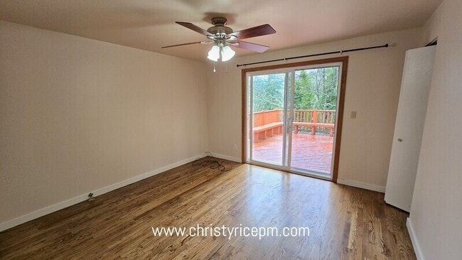 Building Photo - 14245 SE 41st St