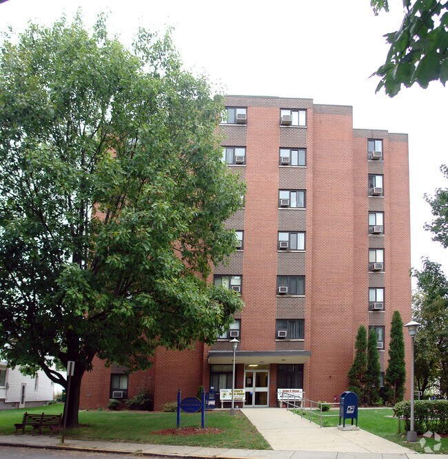 Brackenridge Hall Apartments 887 E 1st Ave Brackenridge PA 15014