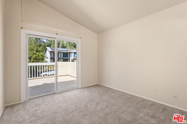 Building Photo - 22840 Sparrow Dell Dr