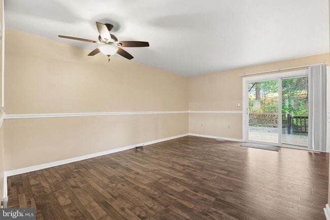 Building Photo - 1109 Oak View Dr