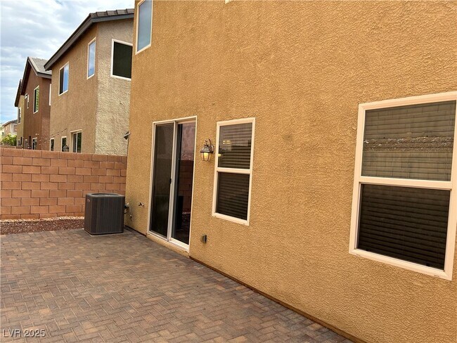Building Photo - 7343 Brisbane Hills St