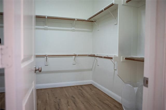 Building Photo - 511 La Grange Dr