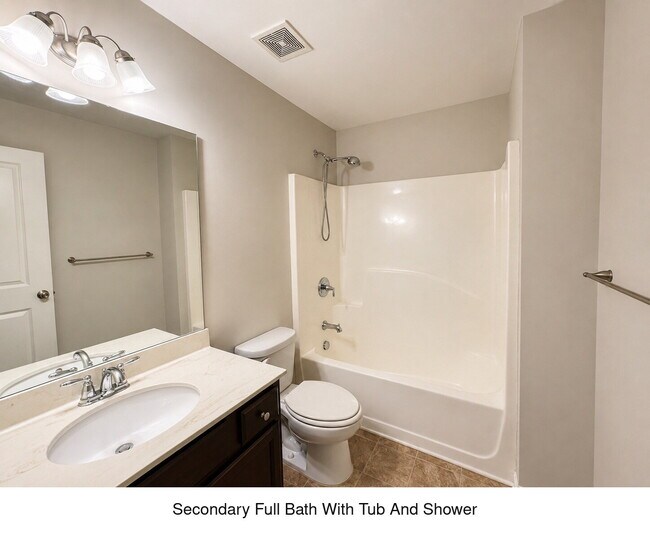 Building Photo - Move-In Ready Townhome in Coveted Castleberry Village Neighborhood