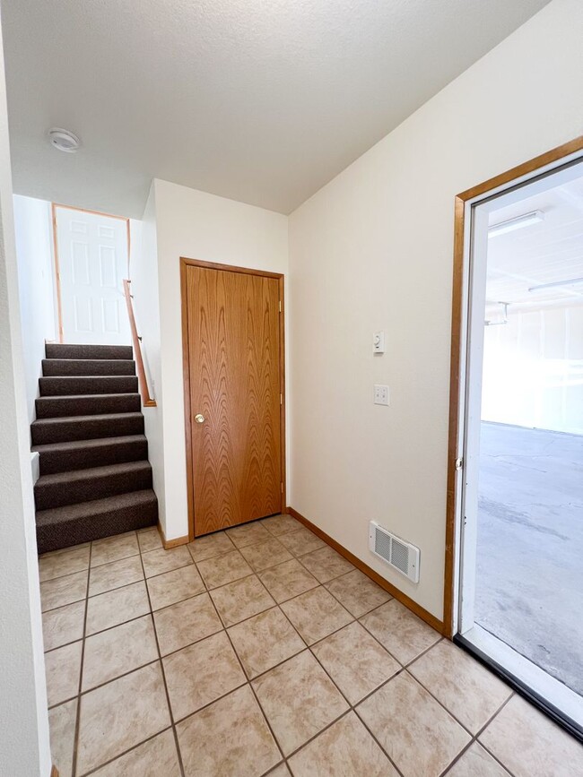 Building Photo - Triplex 5417 - 5421 North Hills Drive