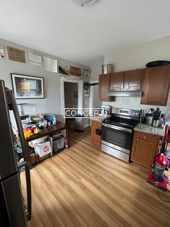 Building Photo - 900 Mass Ave. Unit 8CP