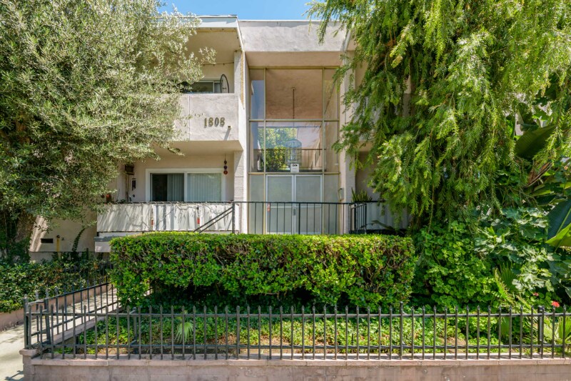 Building Photo - 1808 N Harvard Blvd