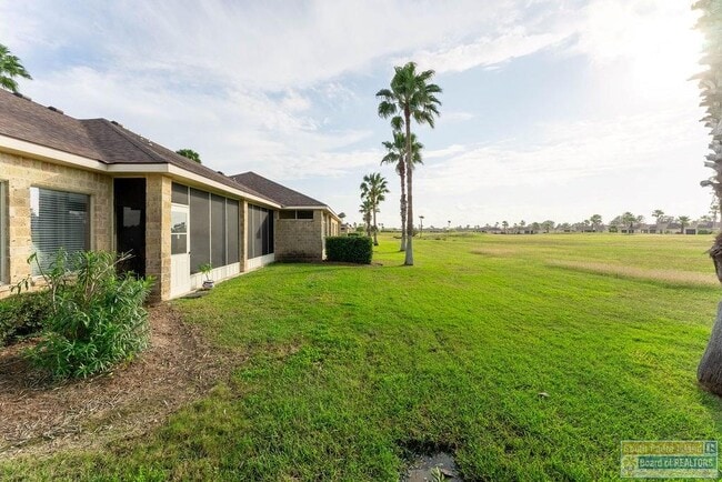 Building Photo - 18 Torrey Pines Dr
