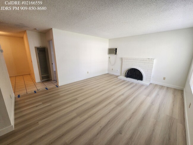 Building Photo - Rancho Cucamonga 2 Bedroom Condo