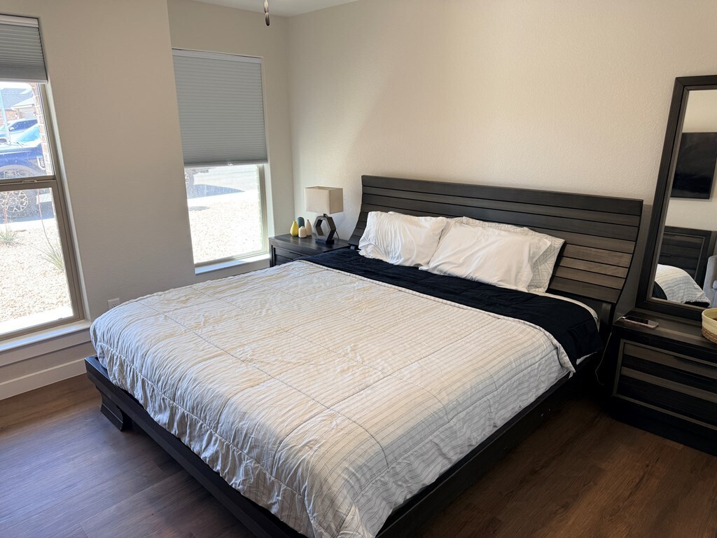 Building Photo - 421 Graze St