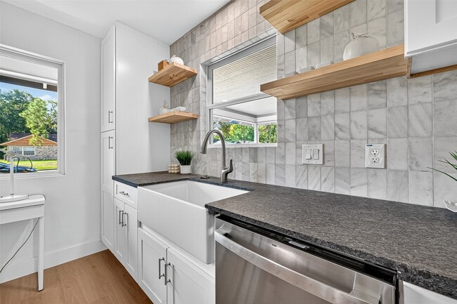 Building Photo - 4030 Woodshire St