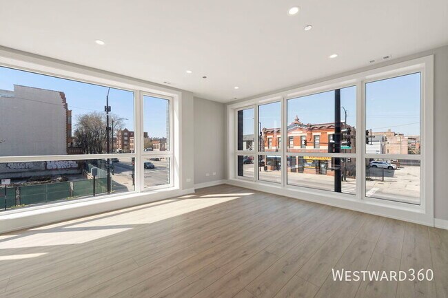 Building Photo - 2354 W Polk St